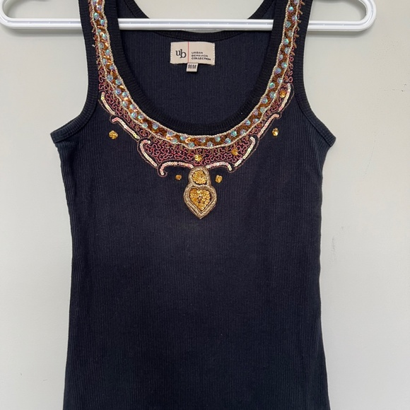 Urban Behaviour Medium size embellished neck line top - Picture 3 of 6